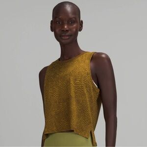 Lululemon train to be tank top